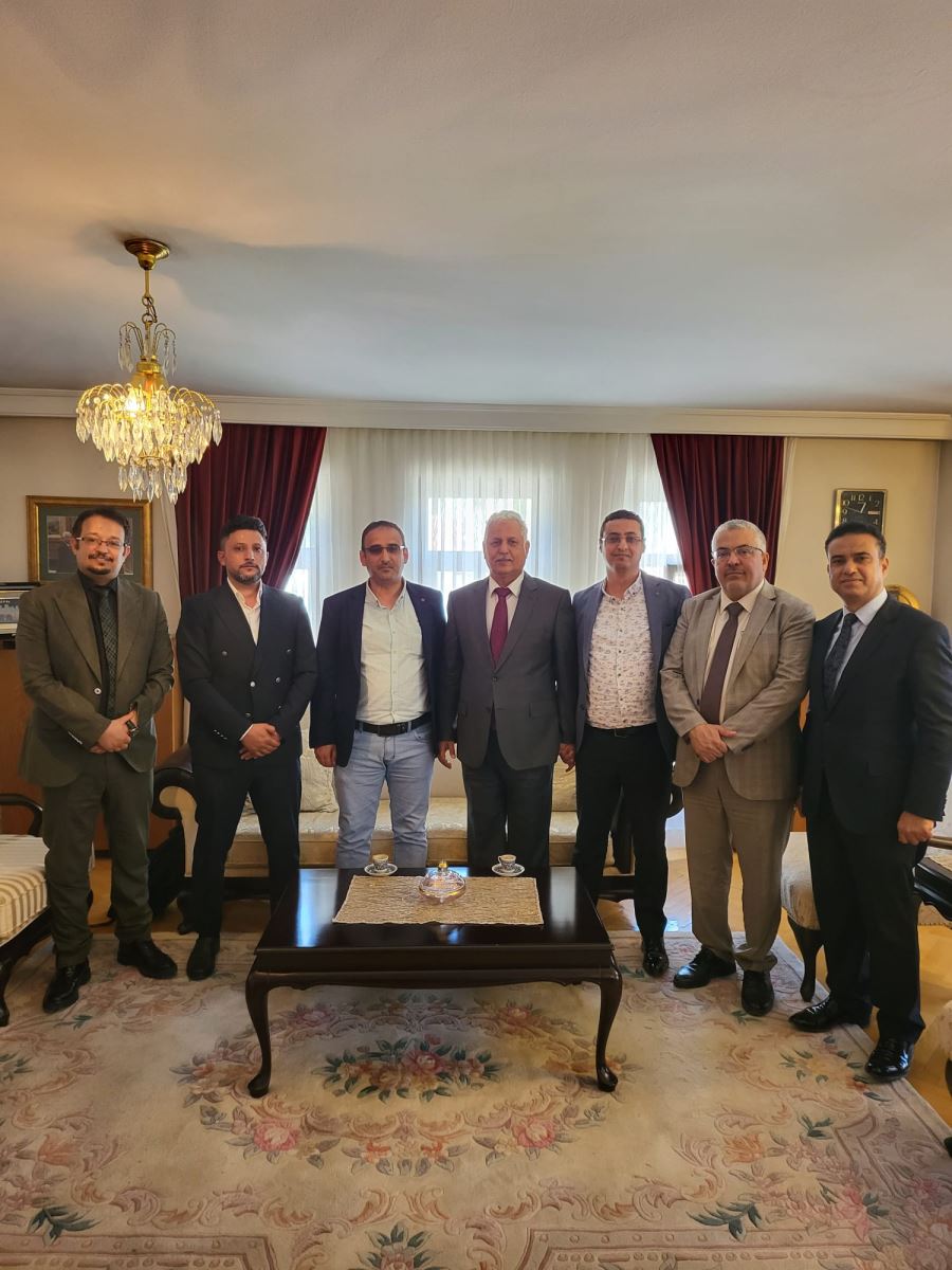 السفير محمد صالح طريق يلتقي ممثلين عن موفدي الجامعات اليمنية في تركيا